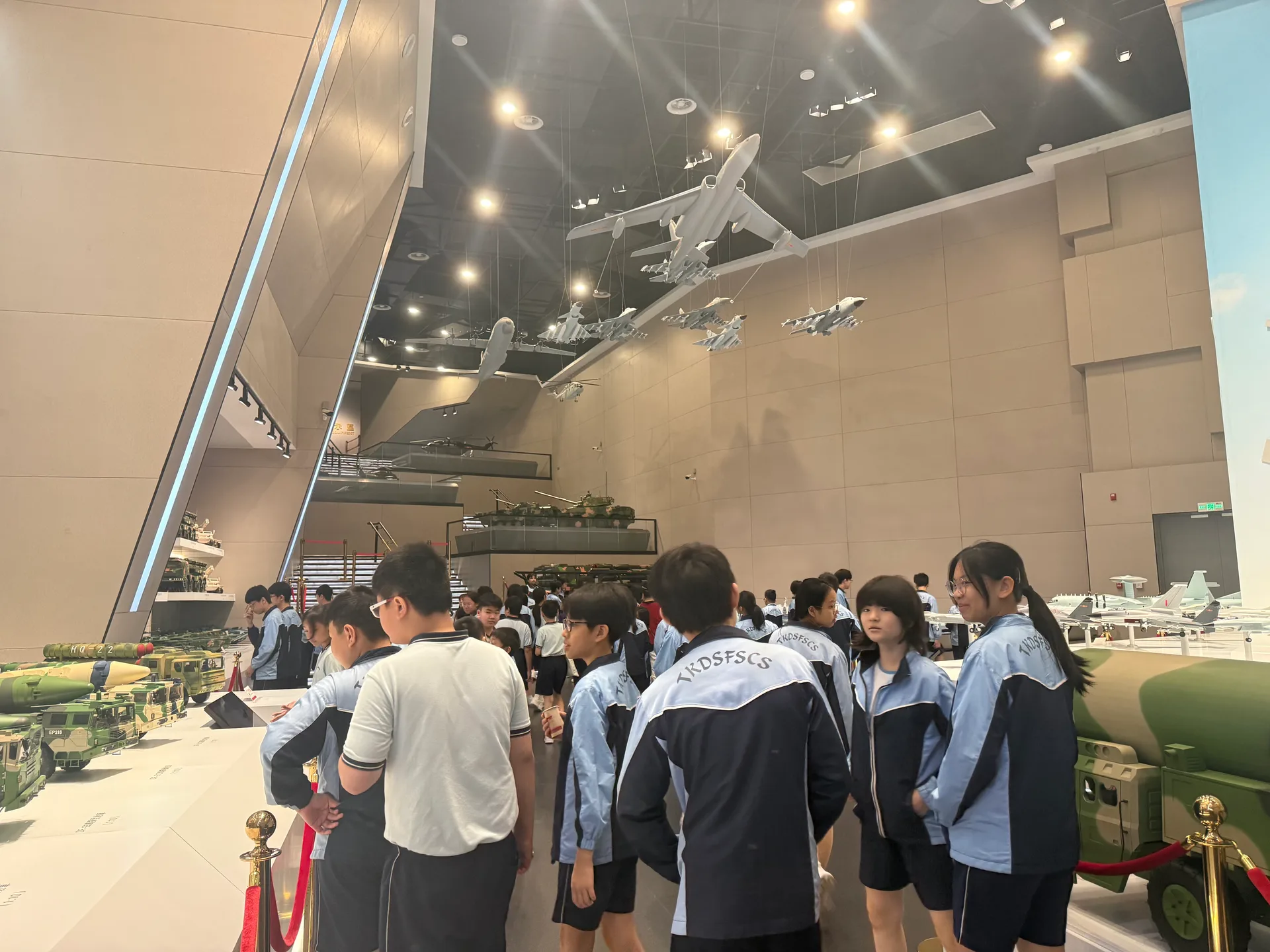 小學生參觀軍營展覽中心 相片 5